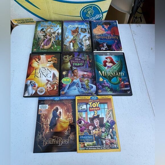 31 DVD's Disney Animated Classics Collection - Multi-Color - Picture 2 of 6